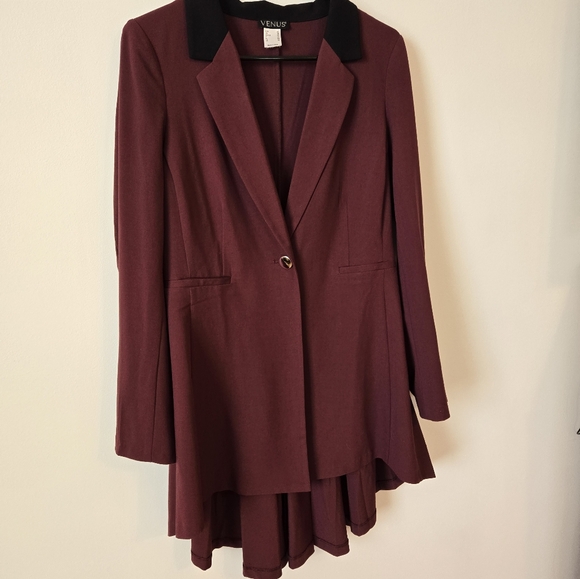 Elegant Burgundy Women's Blazer - Picture 9 of 9